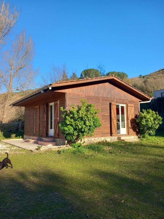 Petit Chalet En Bois Reynes Экстерьер фото