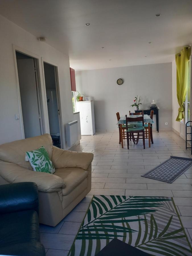 Petit Chalet En Bois Reynes Экстерьер фото