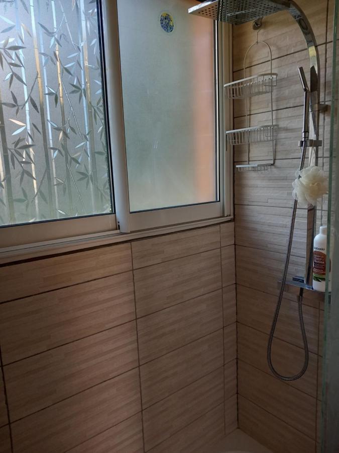 Petit Chalet En Bois Reynes Экстерьер фото