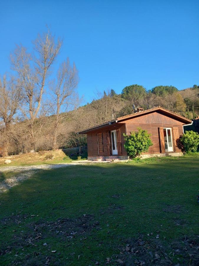 Petit Chalet En Bois Reynes Экстерьер фото